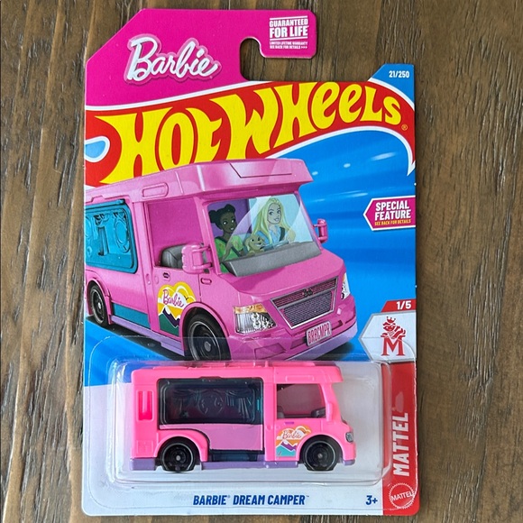 Mattel Barbie Hot Wheels Dream Camper - Pink and Blue. NWT - Picture 1 of 1